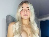 naked cam chatroom AlisonWillson