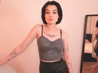 Hi! I’m someone who loves light, warmth, and genuine conversations. I adore the feeling of freedom, beautiful aesthetics, and those moments when you can just be yourself. I enjoy experimenting with looks, creating moods, and sharing energy through the frame.