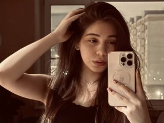 camslut topless AlishiaCowlin