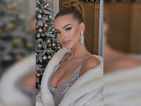 camslut showing tits LisaLogan