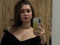 camwhore fingering shaved pussy TerrilynTuckerma