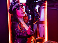 webcamgirl bdsm live sex show CleodoraNoir