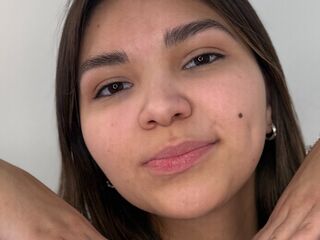 jasmin cam AdriaKunstlinger