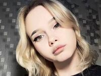 webcam girl AlmaLonabaugh