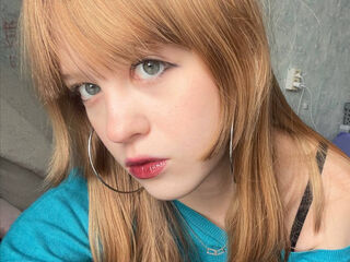 cam girl fingering AmberLune