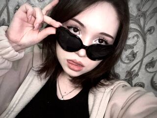 camgirl playing with sextoy AminaBaudoin