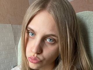 hot camwhore AyannaOverturf