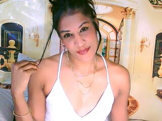 live cam show AzzyGreene