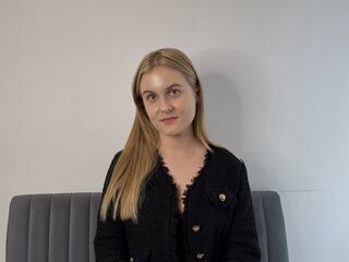anal webcam sex BellaMonson