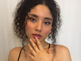 naughty cam girl masturbating BellaVuitton