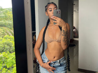 webcam girl chatroom CarolineCartson