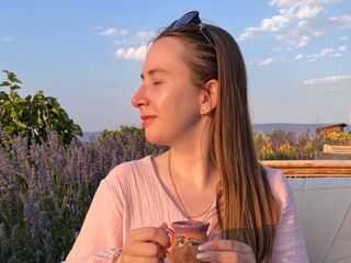 shaved pussy cam CherylWien