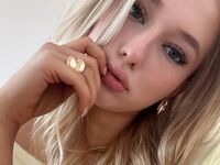 shaved pussy webcam ClaraAlba