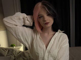 naked cam girl masturbating with vibrator ClaudineKrentz