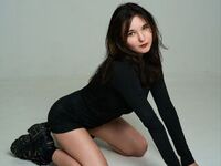 naughty cam girl fingering shaved pussy DanaAddington