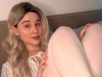 hot cam girl masturbating DeluaMoon