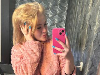 camgirl masturbating with sex toy ElizabethCamaro