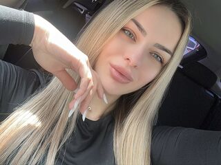 naked camgirl masturbating with dildo EmyiliaBliss