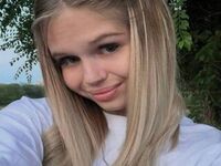 naked cam girl masturbating with sextoy EricaVon