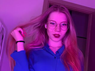 cam girl masturbating with dildo EsmeRunnes