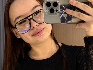 camgirl fingering pussy EvaCutten