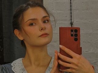 camslut topless HelenaBerkheimer