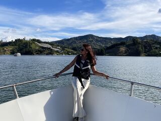 naughty cam girl fingering pussy JackLily