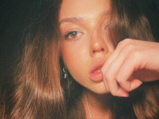 camslut video JanyceCruden