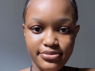 camgirl fingering shaved pussy JasmineLeo