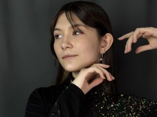 camslut showing tits JenneferAspacio