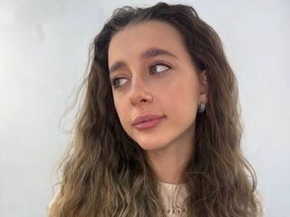 cam girl showing pussy KamiZinni