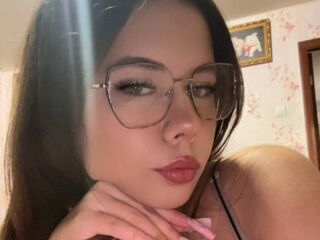 hot cam girl fingering shaved pussy KasieHongeva