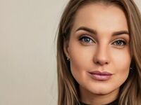 naked camgirl masturbating with dildo KaterineGrande