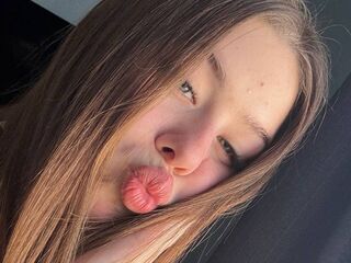 camslut fingering wet pussy KristiGroun