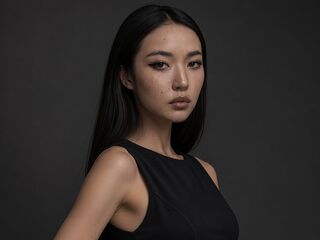 camslut naked LeeanneBossley