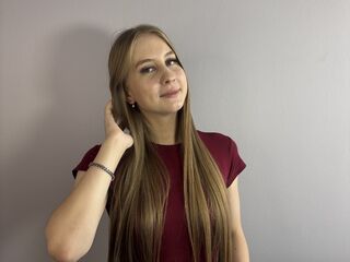 naked camgirl fingering pussy LeolaHunkins
