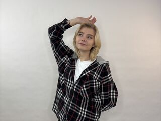 nude cam girl pic LorieYancy