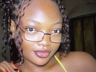 naked cam girl fingering pussy MakyDina