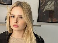 naked girl with webcam masturbating with vibrator MarnieRhyner