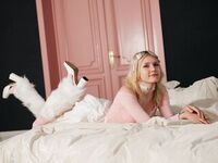 naked webcam girl fingering MilaKlark