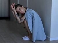 naked webcam girl MirnaLatourette
