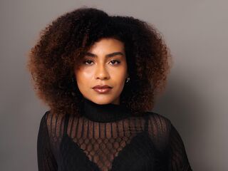 adult cam show NayaMilanoo
