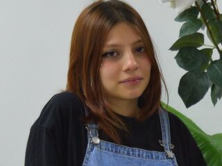 camgirl masturbating NikoleHornet