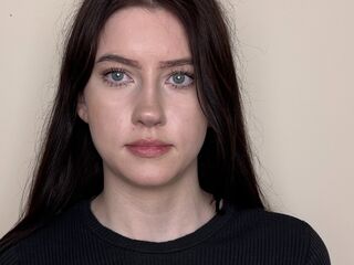 camwhore masturbating with dildo OssieMichard