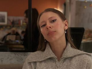 camgirl porn webcam RobertoPulling