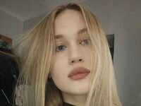 camwhore spreading pussy SadieTandon