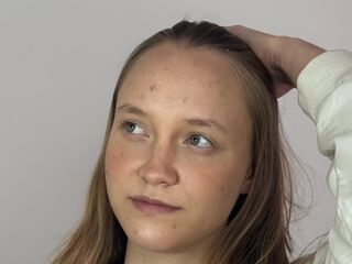 camwhore fingering shaved pussy SharriDougan