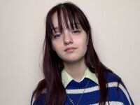 camgirl fingering shaved pussy TheaAnjara