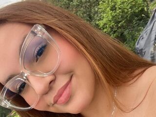 camgirl fingering pussy VannesaAlvernia